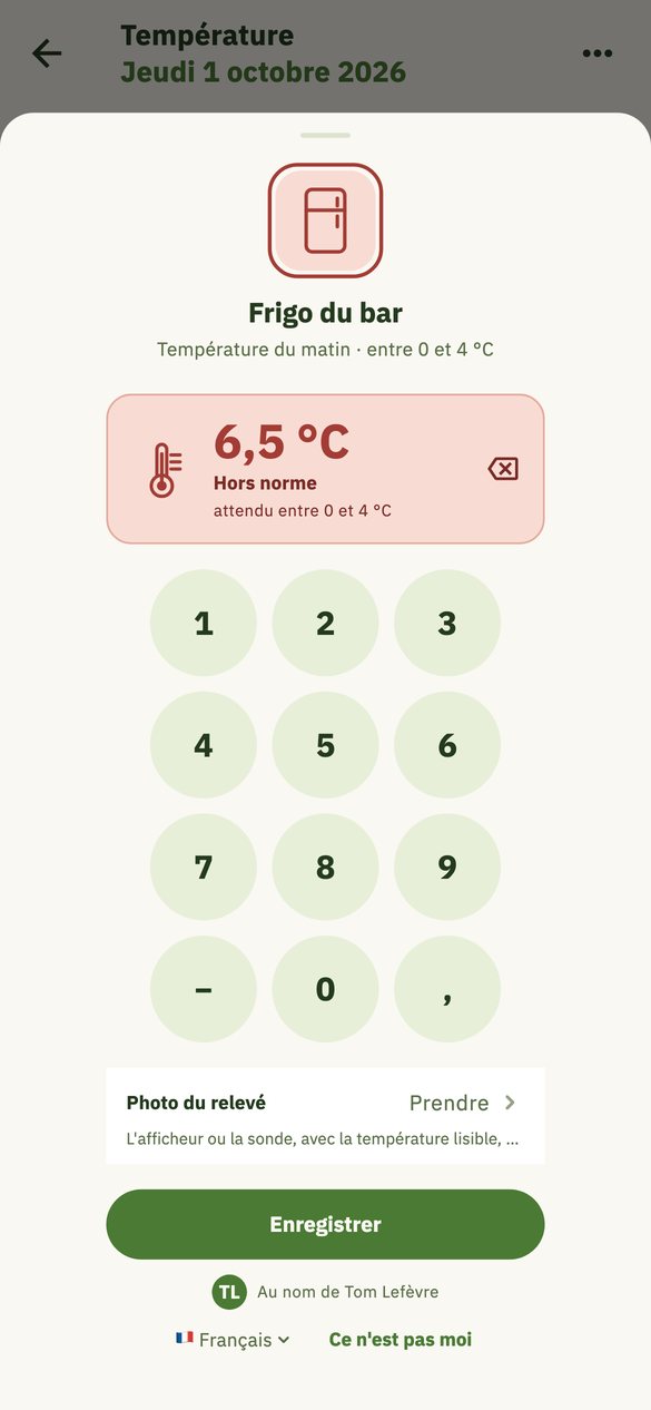 Relevé du frigo du bar : 6,5 °C, hors norme, attendu entre 0 et 4 °C.